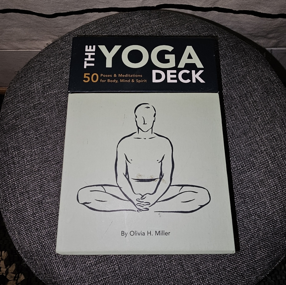 New Yoga Lot: GAIAM Yoga Essentials Set With Block, Strap, Towels, Dice, & Cards - Picture 8 of 9